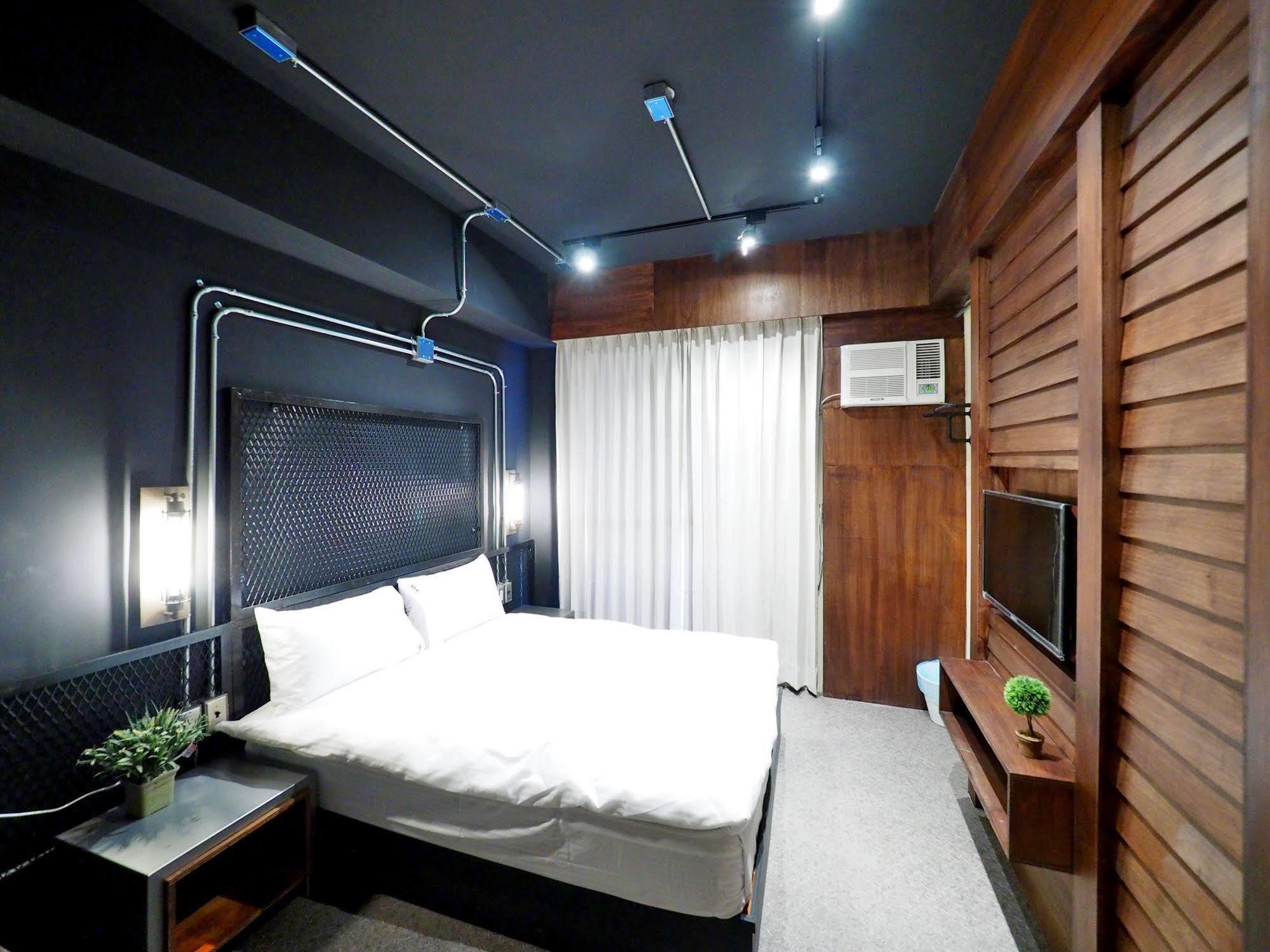 Loft Hostel Fengjia Taichung Eksteriør bilde