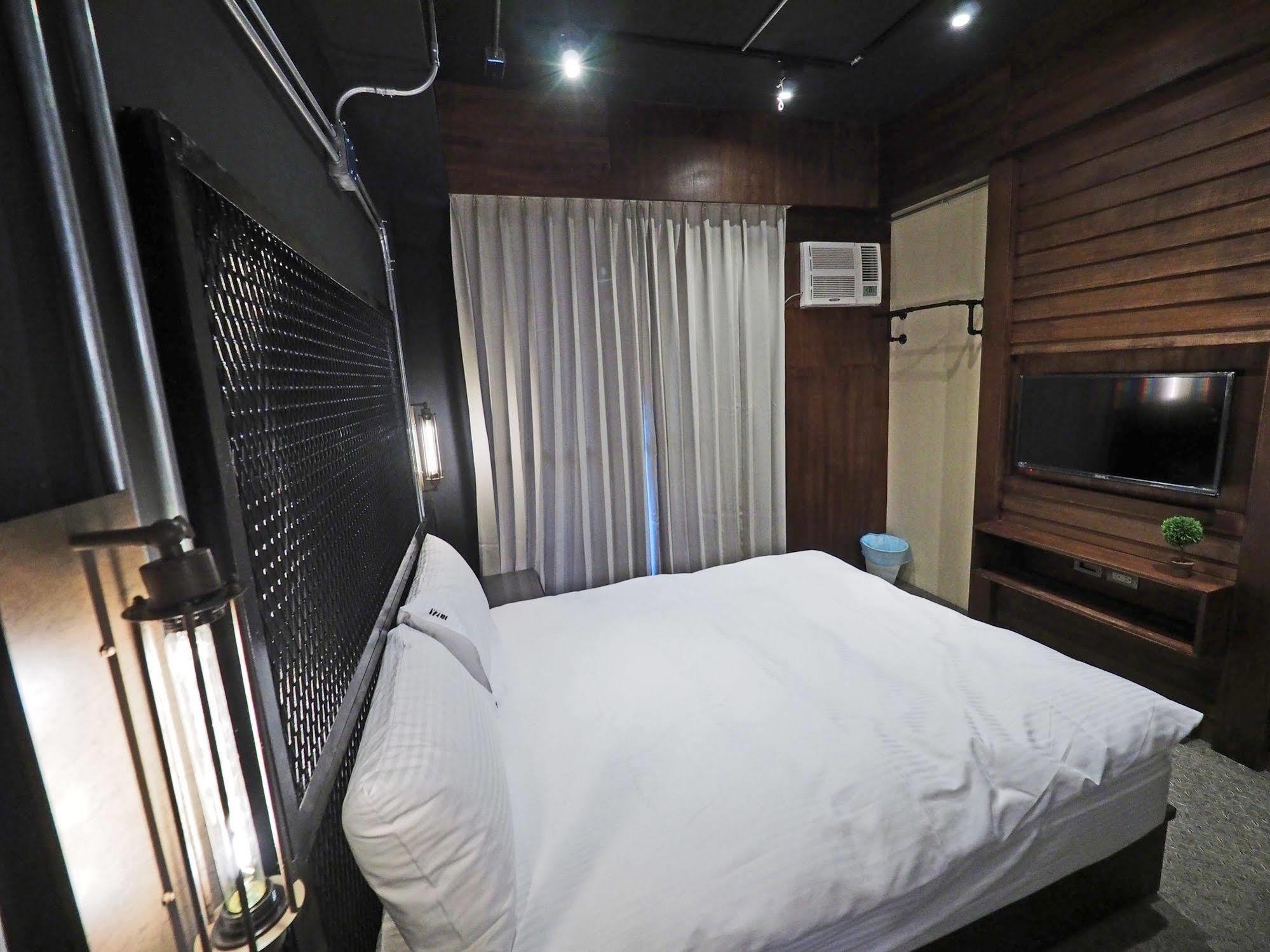 Loft Hostel Fengjia Taichung Eksteriør bilde