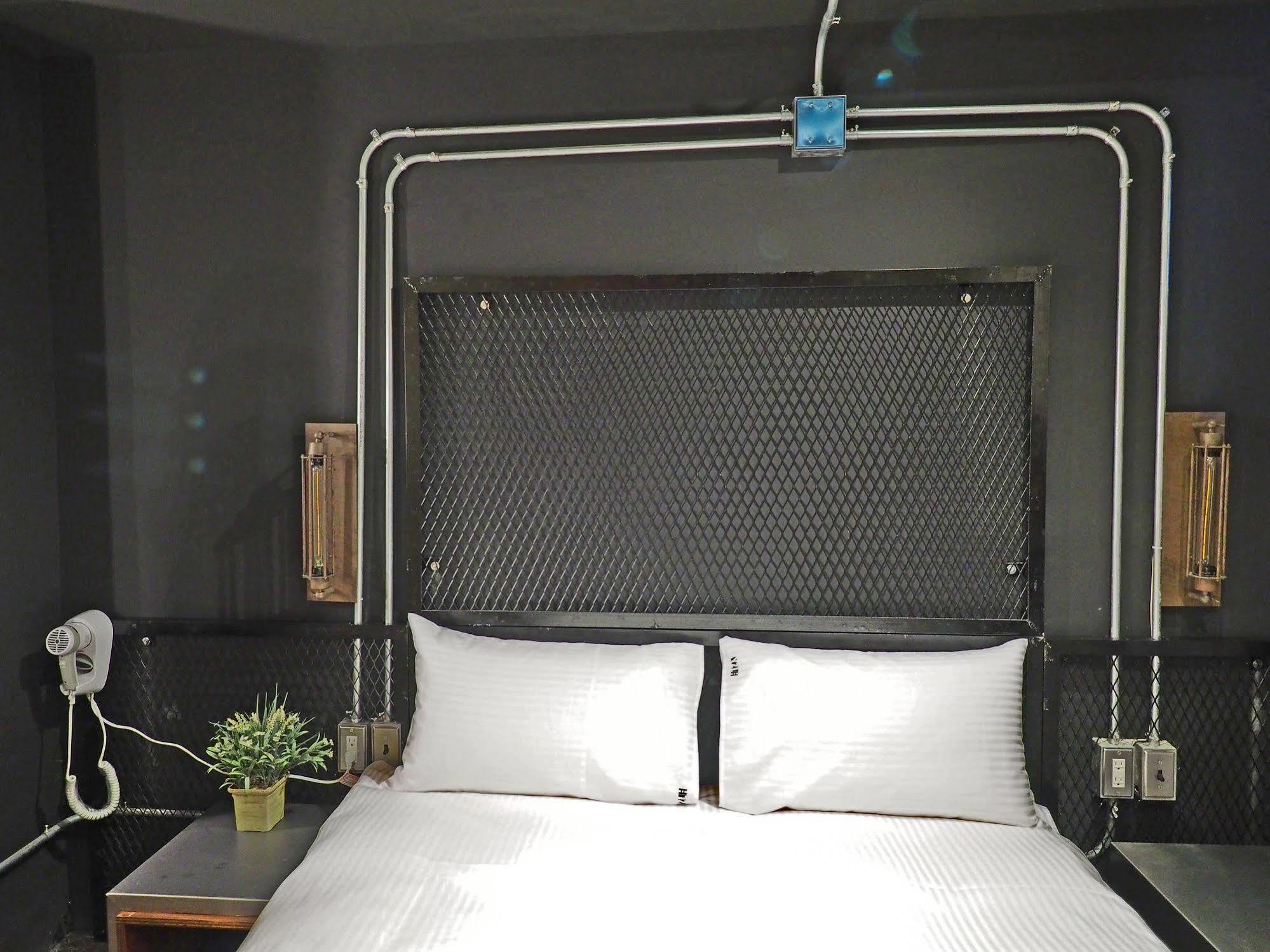 Loft Hostel Fengjia Taichung Eksteriør bilde